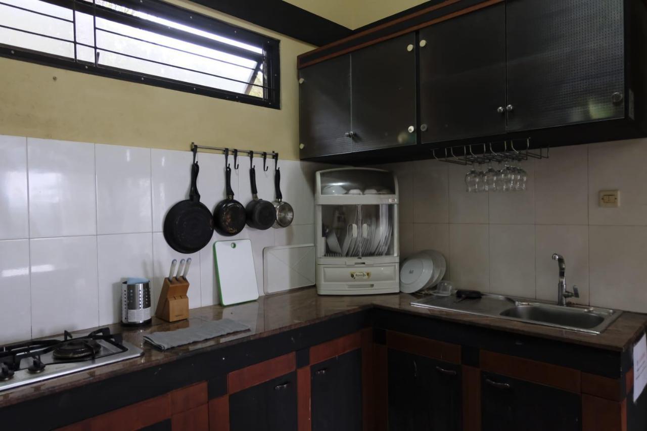Aldeoz Villa Ciater Sarireja Екстериор снимка
