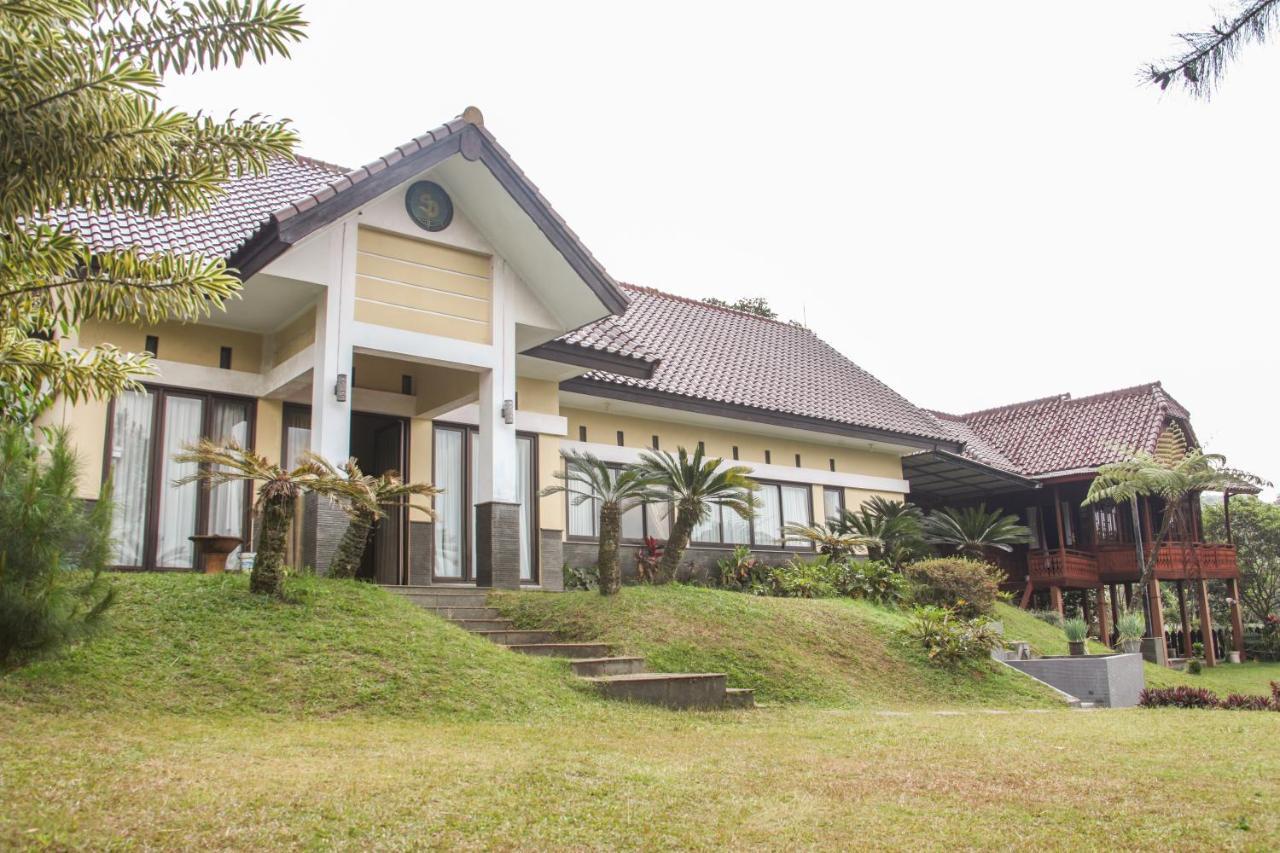 Aldeoz Villa Ciater Sarireja Екстериор снимка