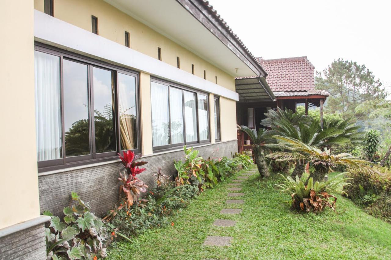 Aldeoz Villa Ciater Sarireja Екстериор снимка